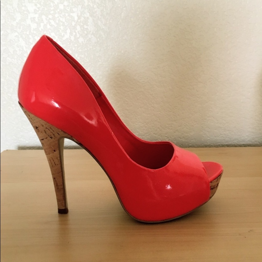 Jessica Simpson Platform Heels 👠